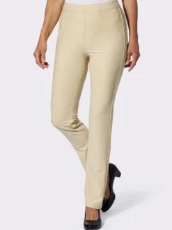 Schlupfjeans mit schmal geschnittenen Beinen