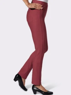 Schlupfjeans mit schmal geschnittenen Beinen