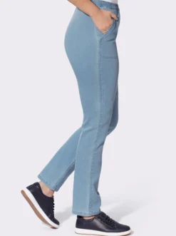 Schlupfjeans mit schrägen Taschen