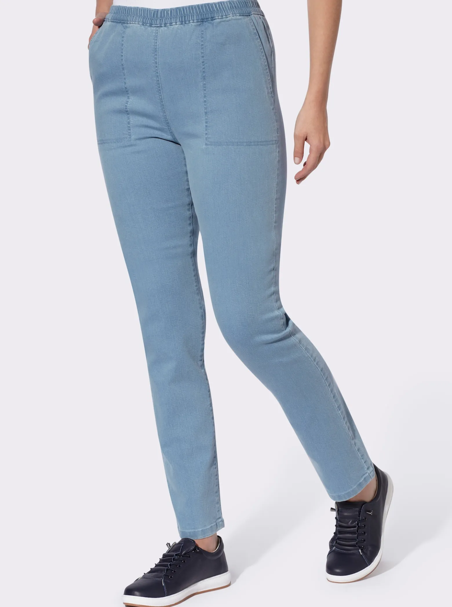 Schlupfjeans mit schrägen Taschen