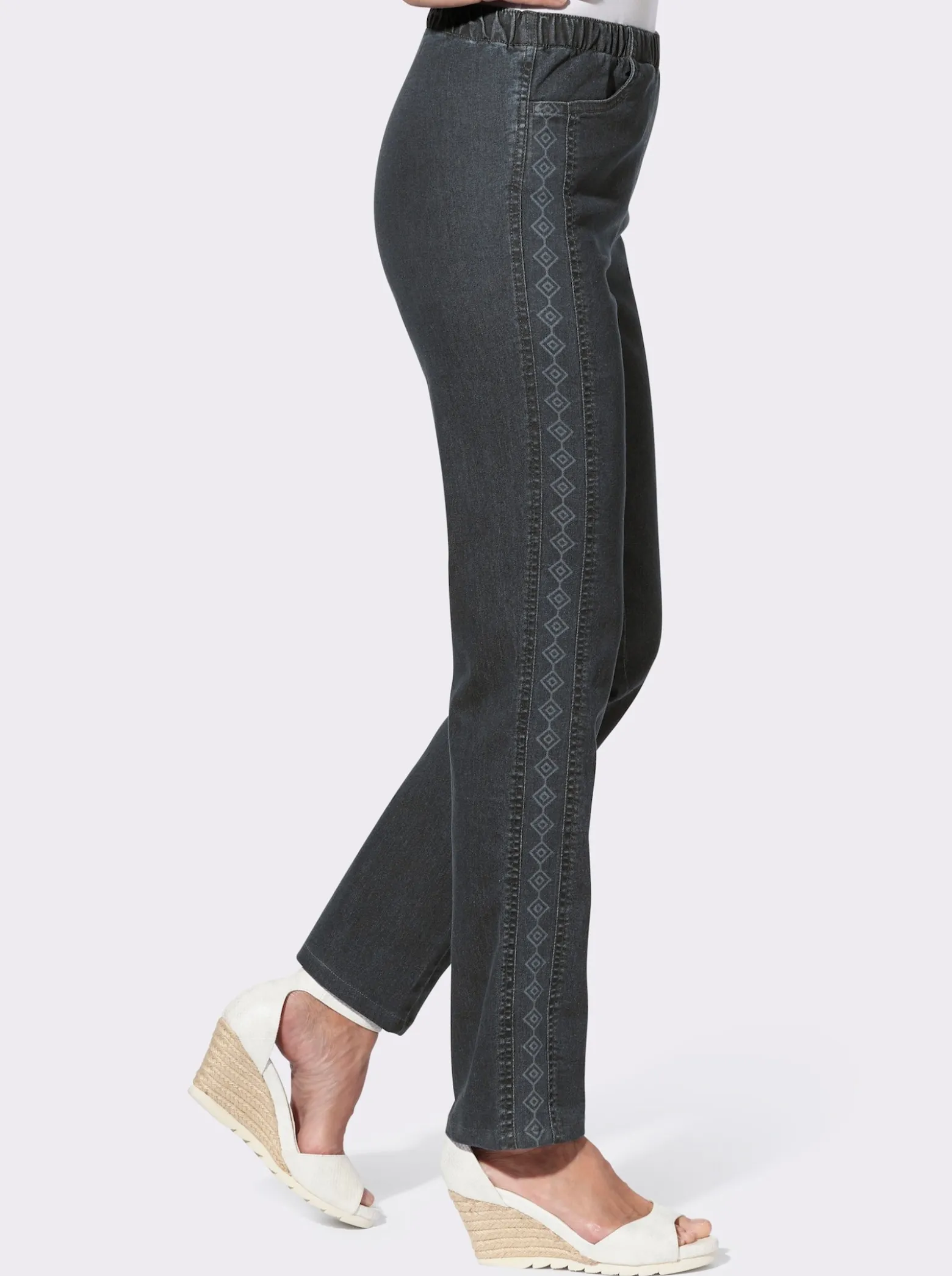 Schlupfjeans mit seitlichem Druck