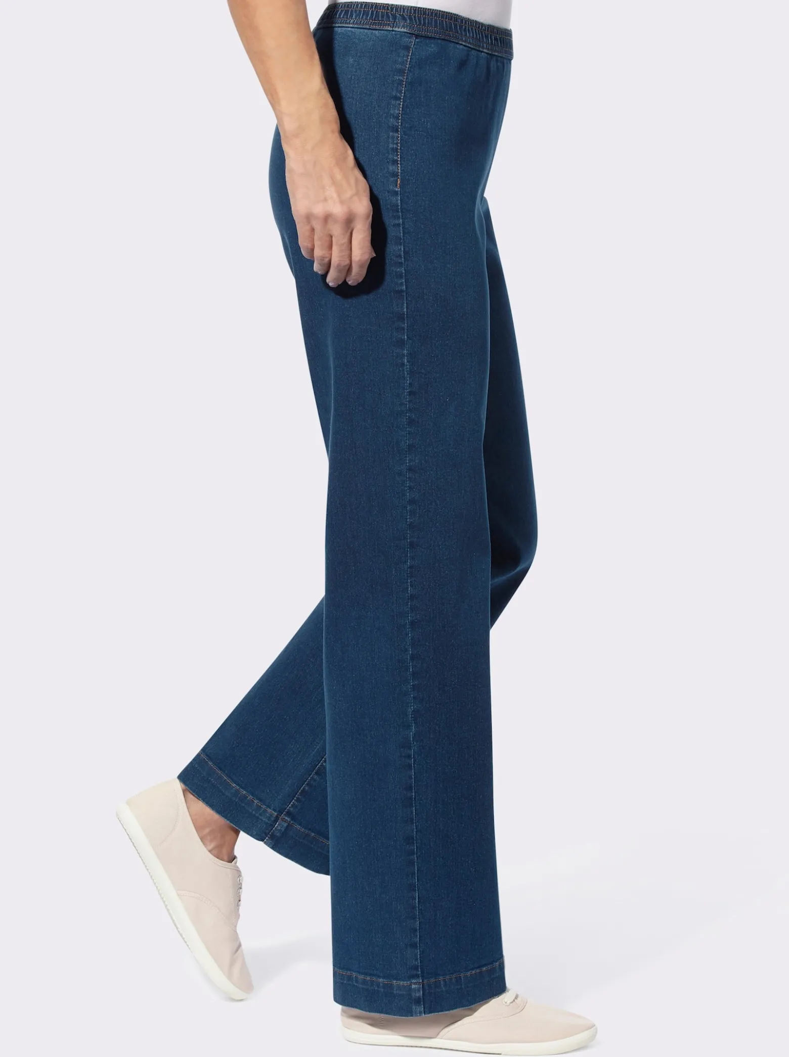 Schlupfjeans mit weitem Bein