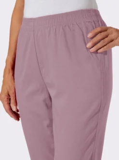 Schlupfjeans mit weitem Bein