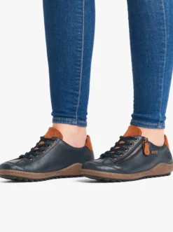 Schnürschuh