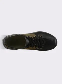 Schnürschuh mit flexibler Laufsohle