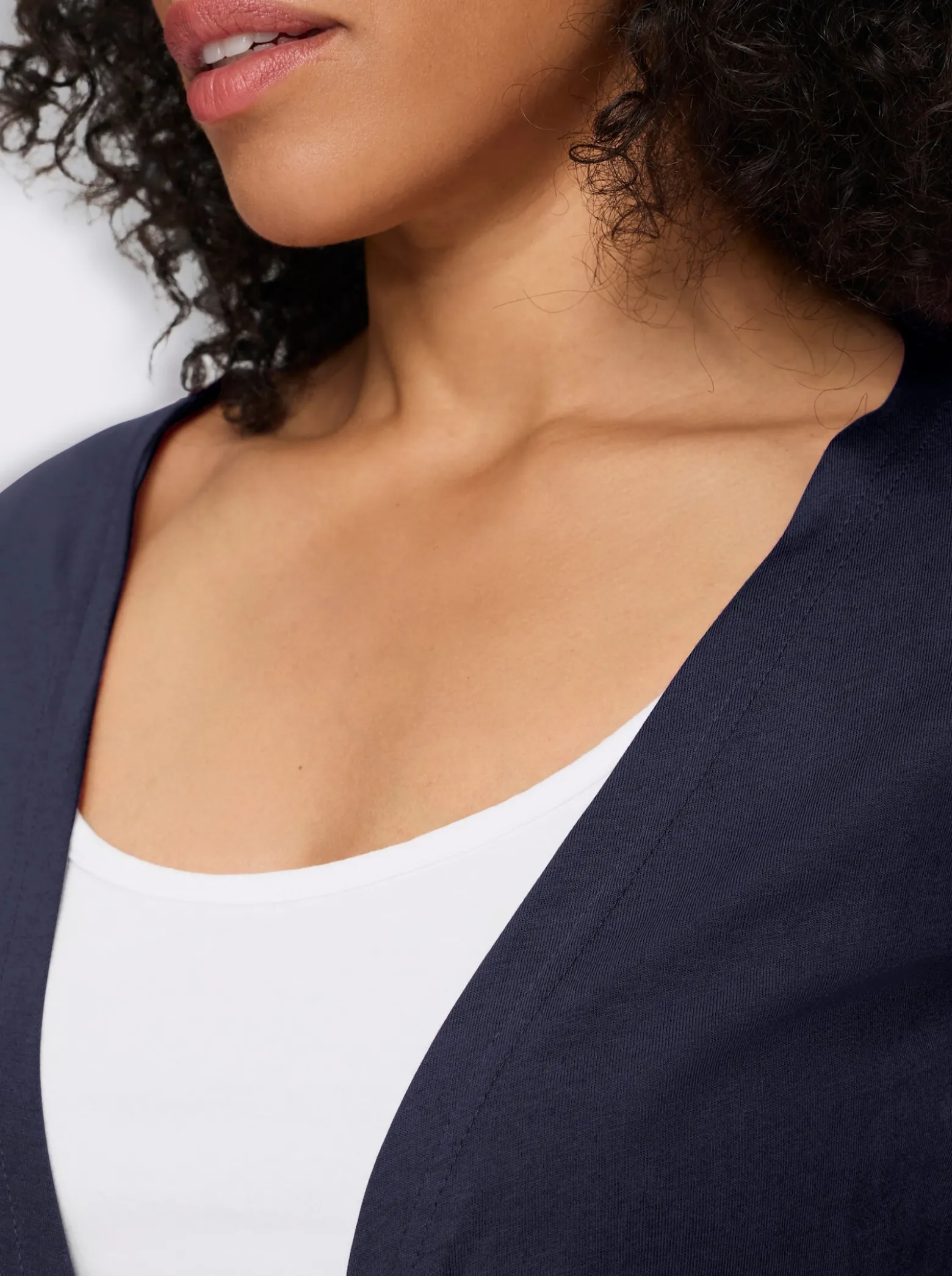 Shirtjacke mit Saum zum Knoten