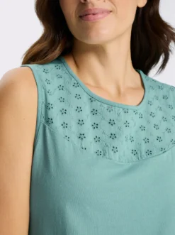 Shirttop mit Lochstickerei