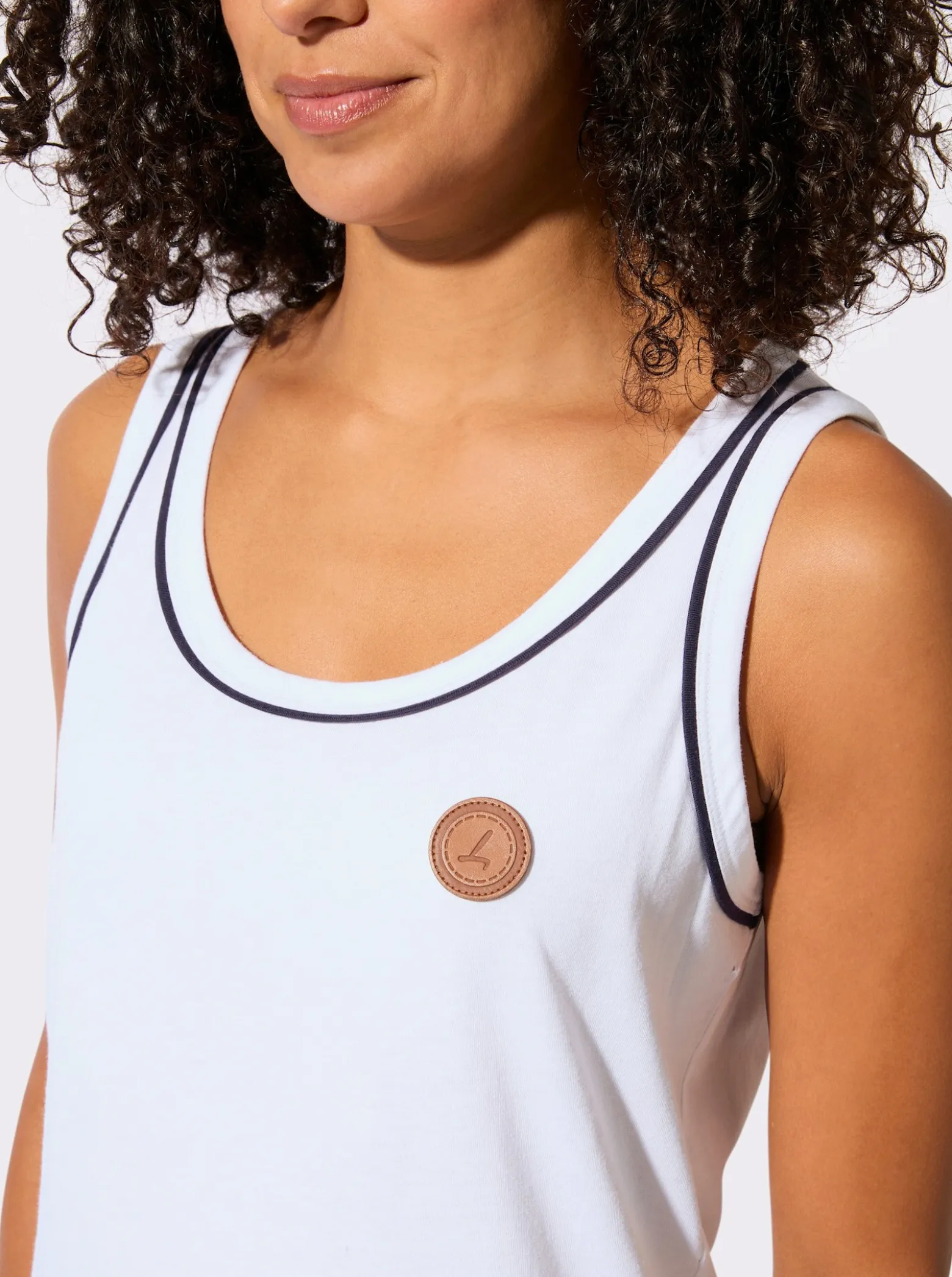 Shirttop mit Paspelierung