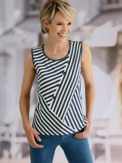 Shirttop mit Zierknöpfen im Vorderteil