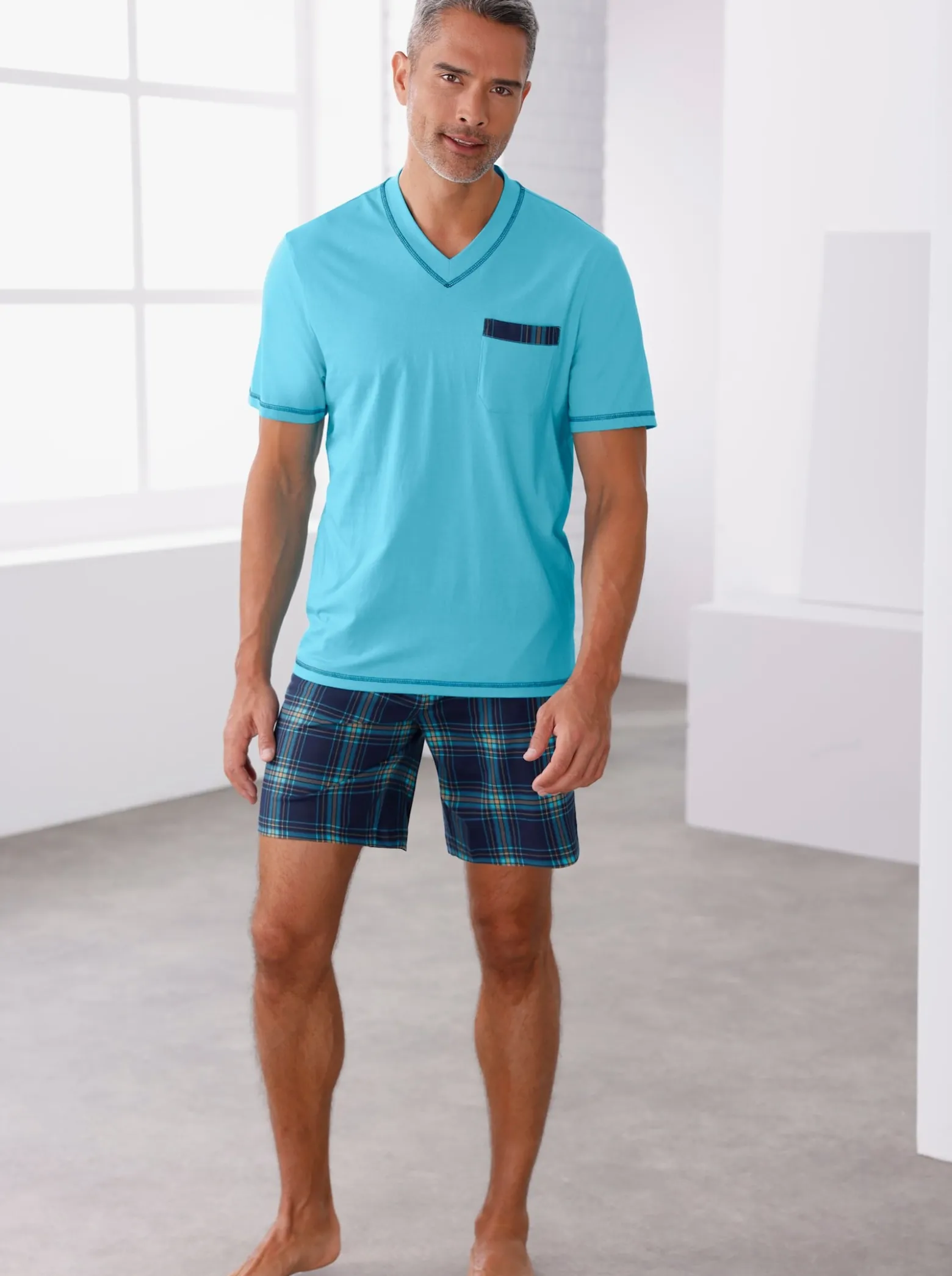 Shorty mit Karo-Hose