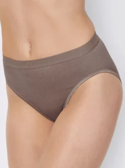 Slip mit elastischen Abschlüssen