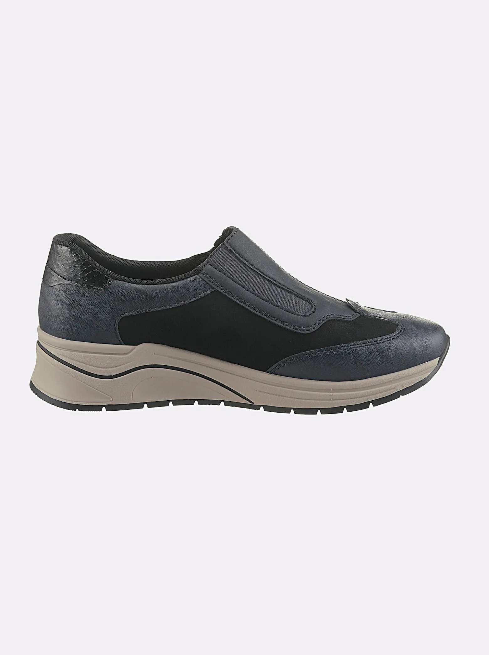 Slipper für kräftige Füße