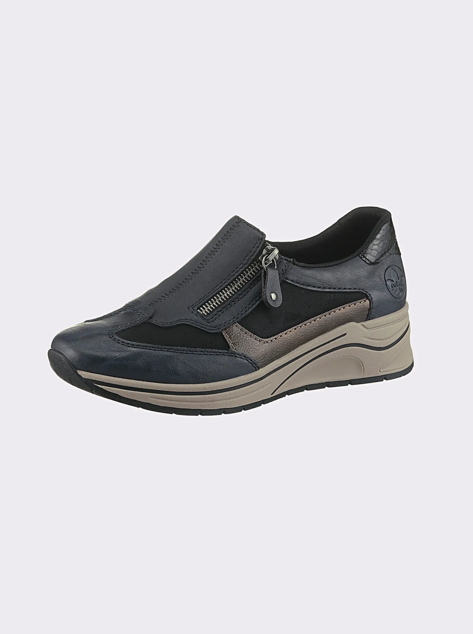 Slipper für kräftige Füße