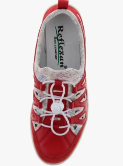Slipper im Materialmix