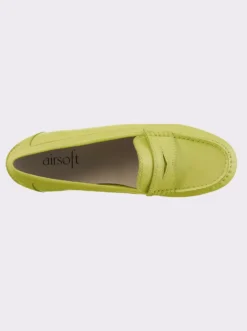 Slipper in Mokassin-Machart