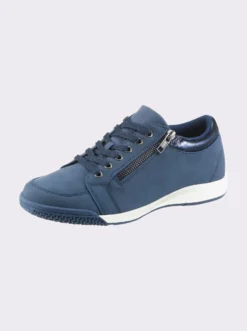 Sneaker aus Lederimitat, für schlanke Füße