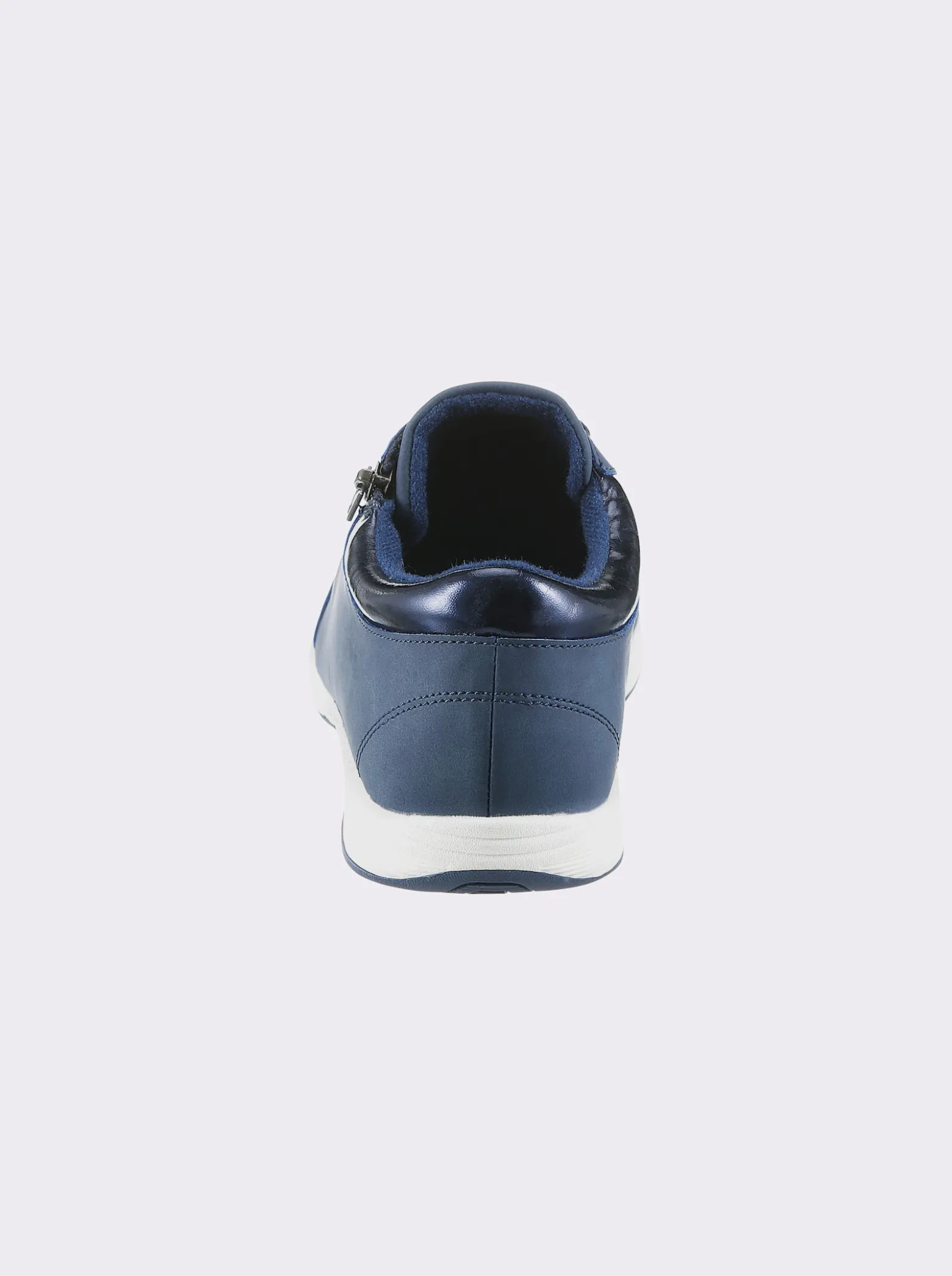 Sneaker aus Lederimitat, für schlanke Füße