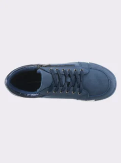 Sneaker aus Lederimitat, für schlanke Füße