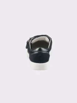 Sneaker für orthopädische Einlagen geeignet