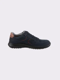 Sneaker für sehr kräftige Füße