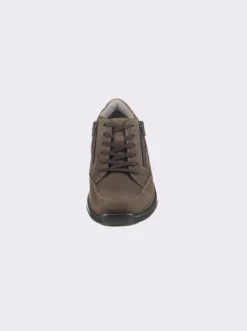 Sneaker für sehr kräftige Füße
