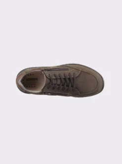 Sneaker für sehr kräftige Füße