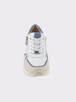 Sneaker im Mix aus Glatt- und Veloursleder