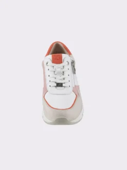Sneaker im Mix aus Glatt- und Veloursleder