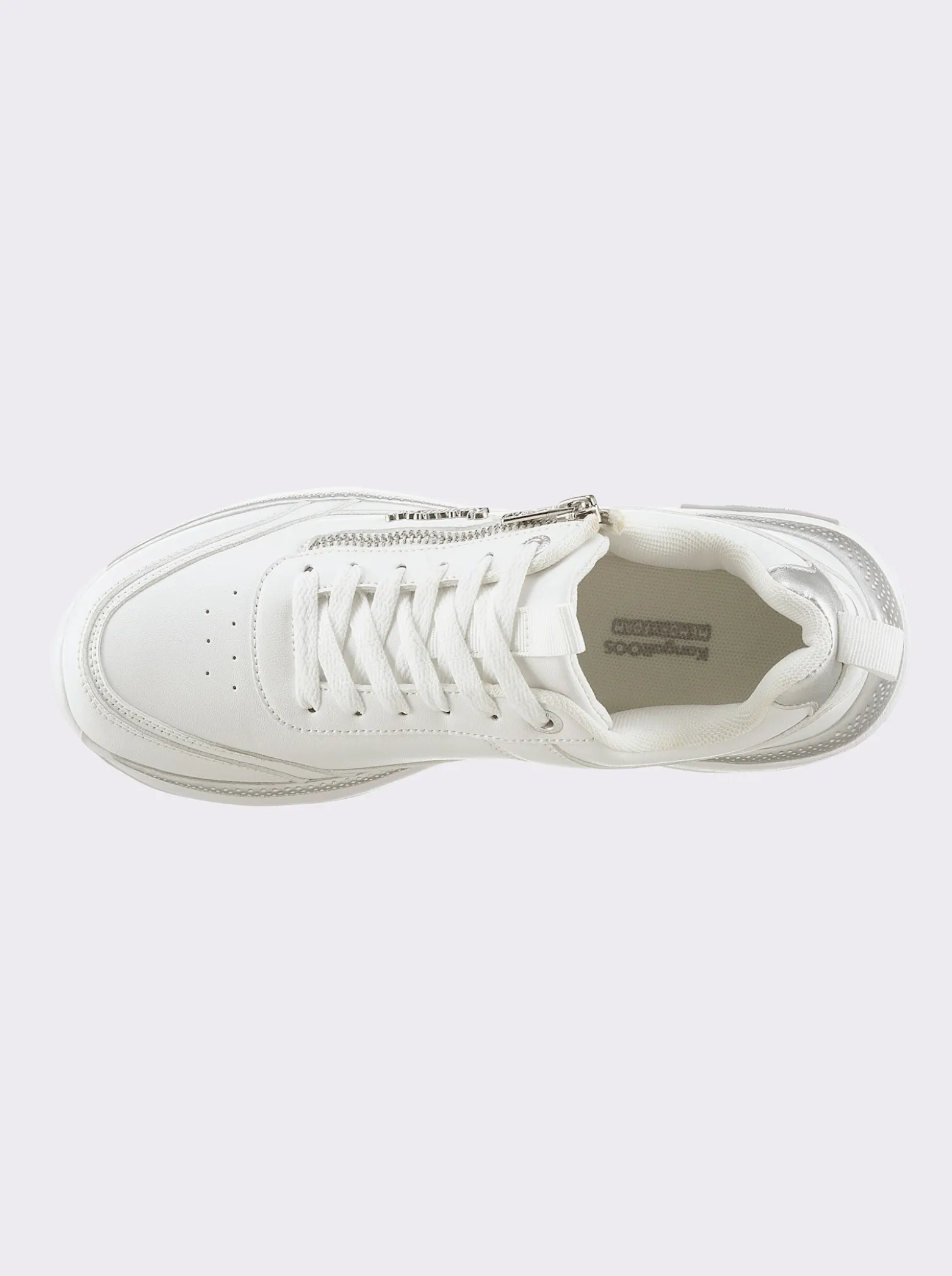Sneaker mit metallisch schimmernden Akzenten