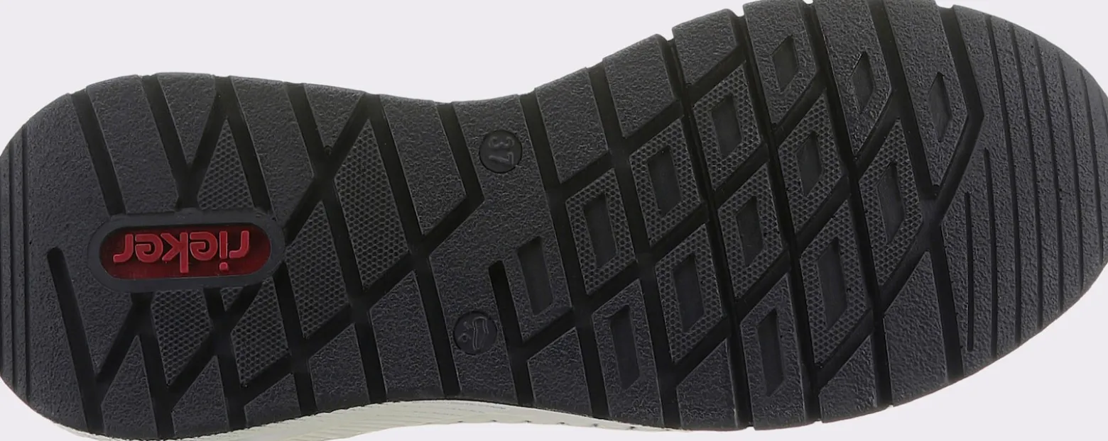 Sneaker mit Wechselfußbett