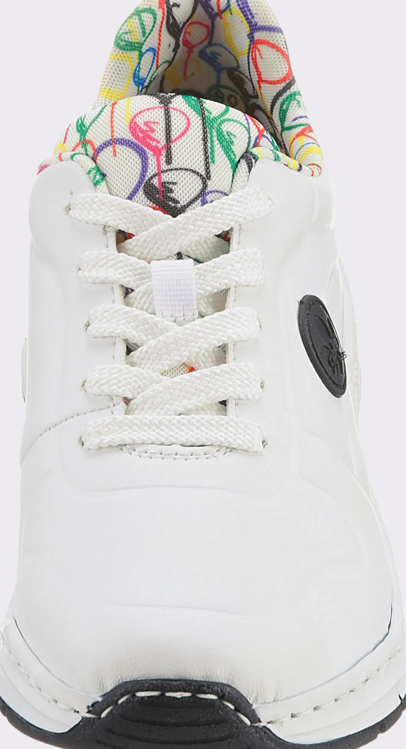 Sneaker mit Wechselfußbett