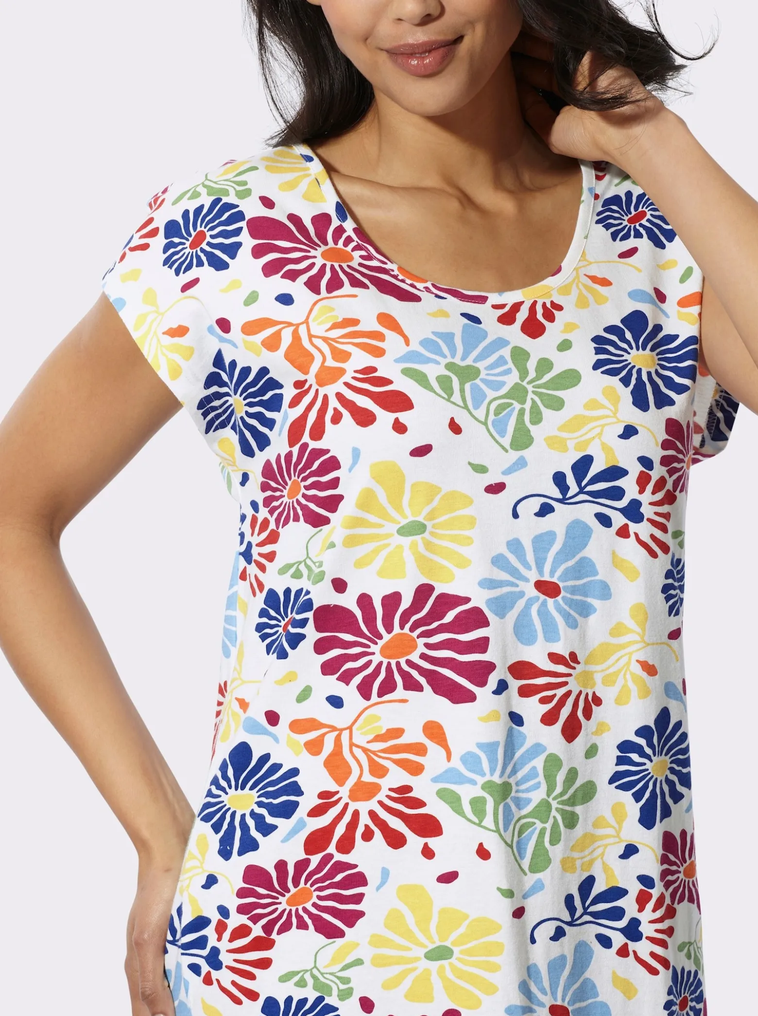 Sommerkleid im Blumen-Dessin
