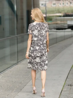Sommerkleid mit Blumen-Druck, mehrlagig