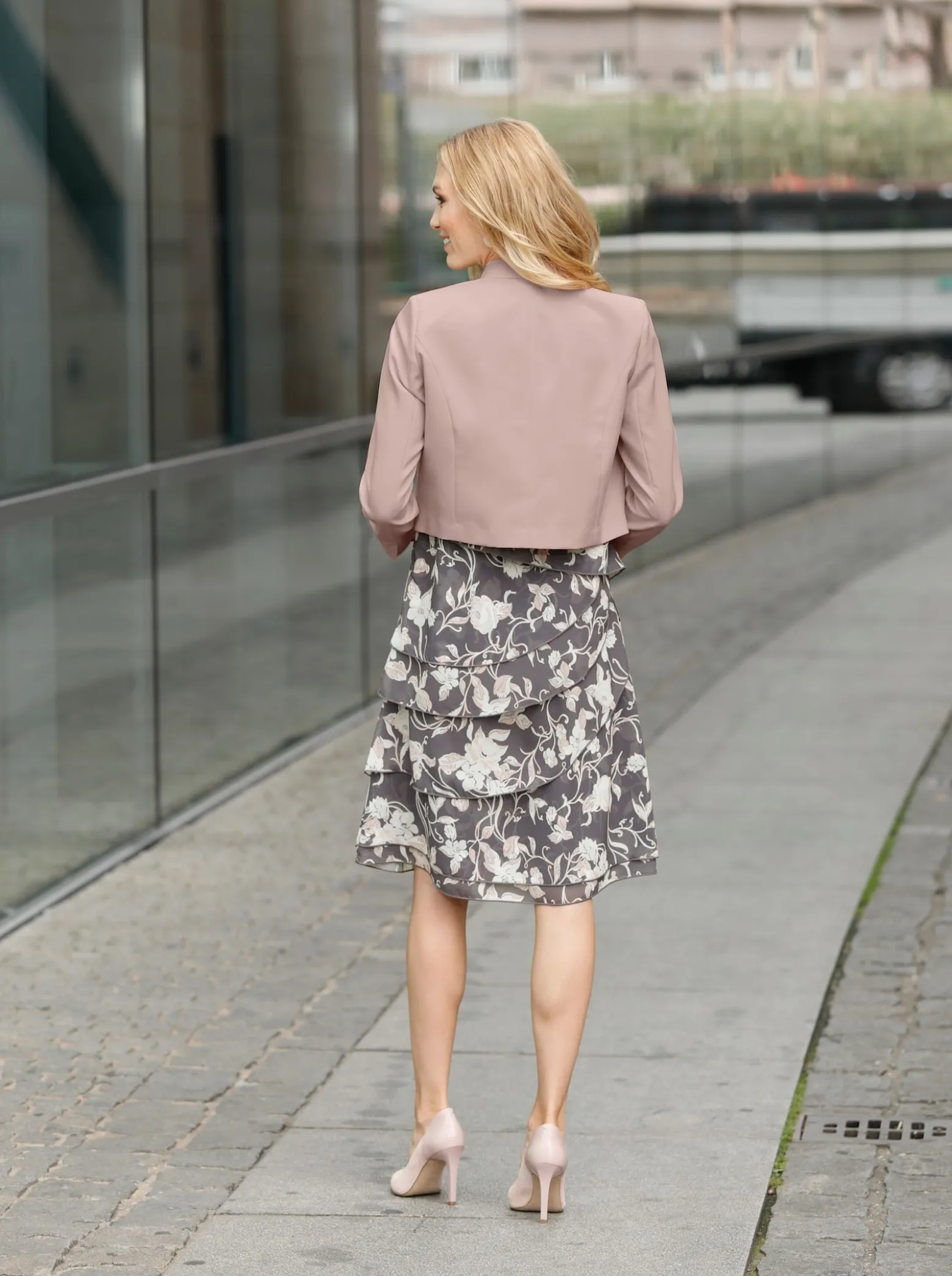 Sommerkleid mit Blumen-Druck, mehrlagig