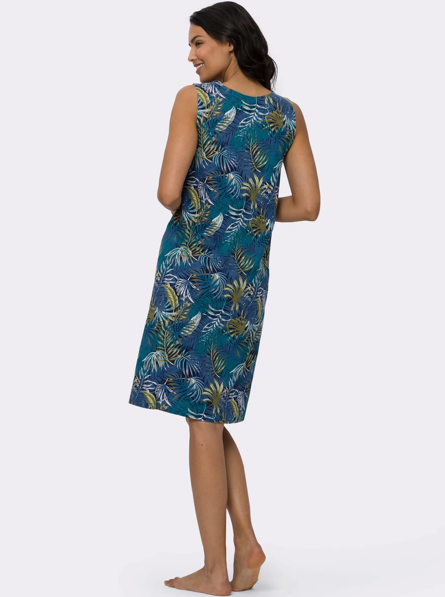 Sommerkleid mit einem langen Seitenschlitz