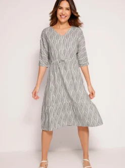 Sommerkleid mit Fledermaus-Ärmeln