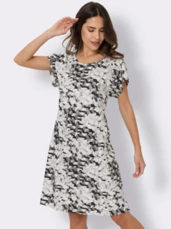 Sommerkleid mit Seitenschlitzen
