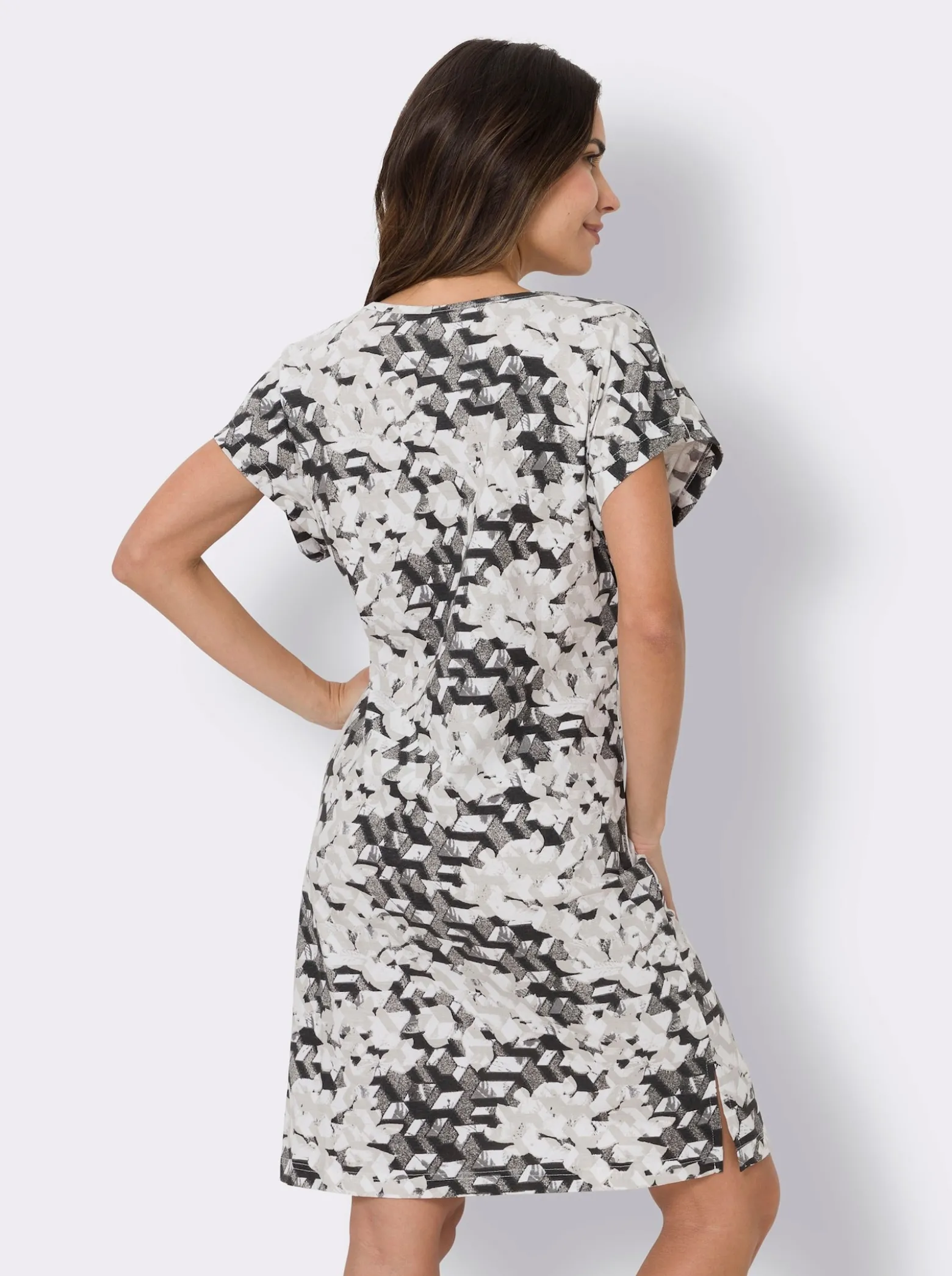 Sommerkleid mit Seitenschlitzen