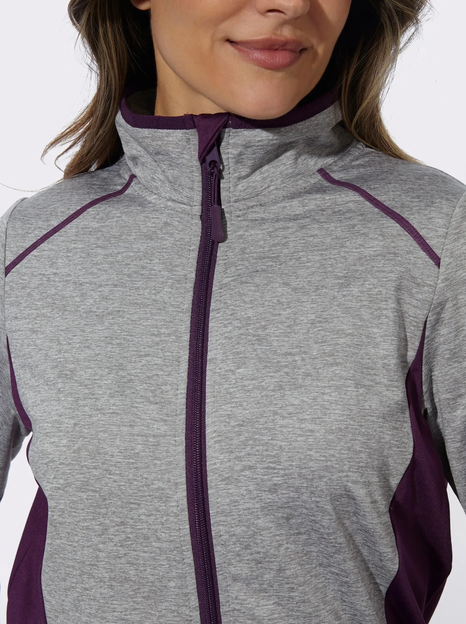 Sportjacke mit kontrastfarbenen Einsätzen
