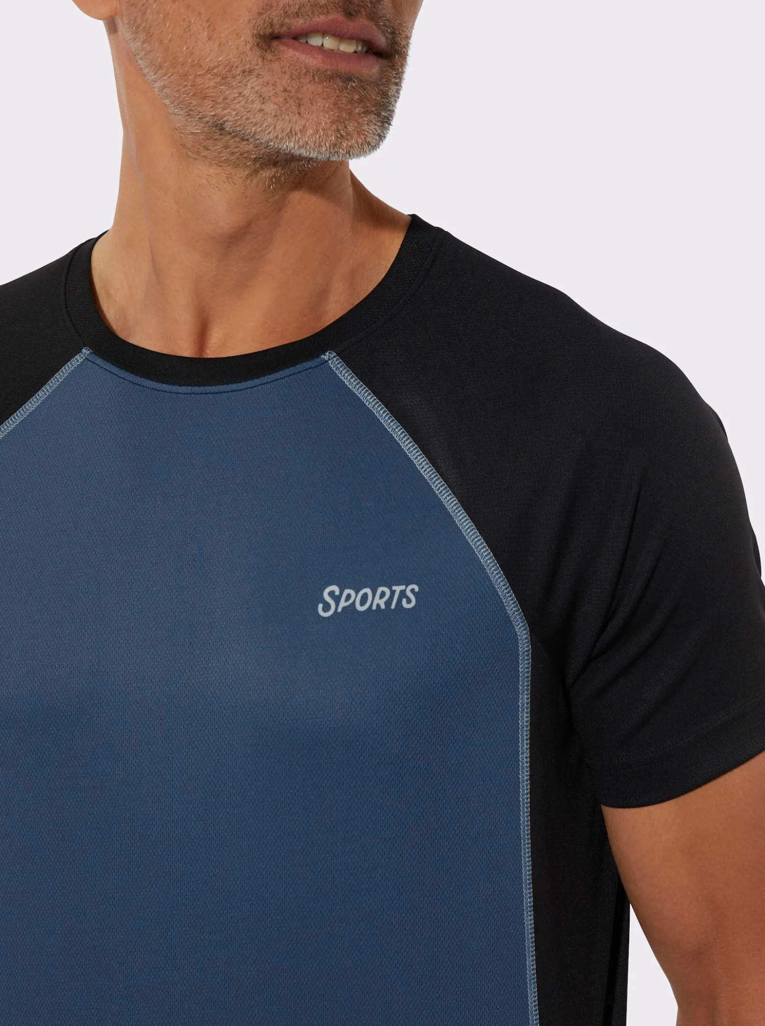 Sportshirt mit Kontrasten