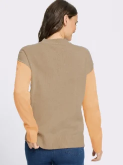 Stehkragenpullover mit überschnittenen Schultern