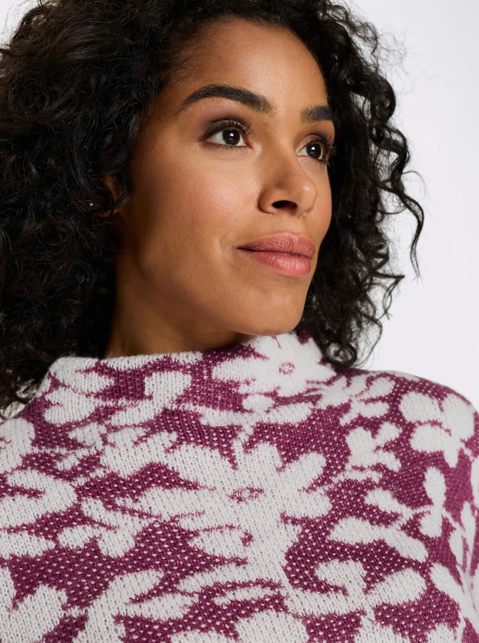Stehkragenpullover mit Effektgarn
