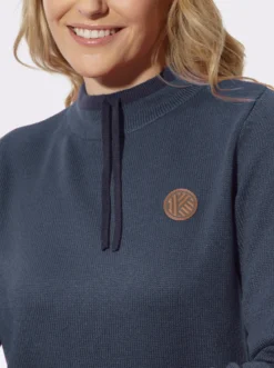 Stehkragenpullover mit Kontrast-Akzenten