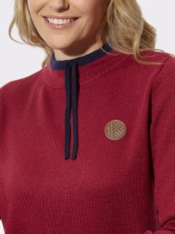 Stehkragenpullover mit Kontrast-Akzenten