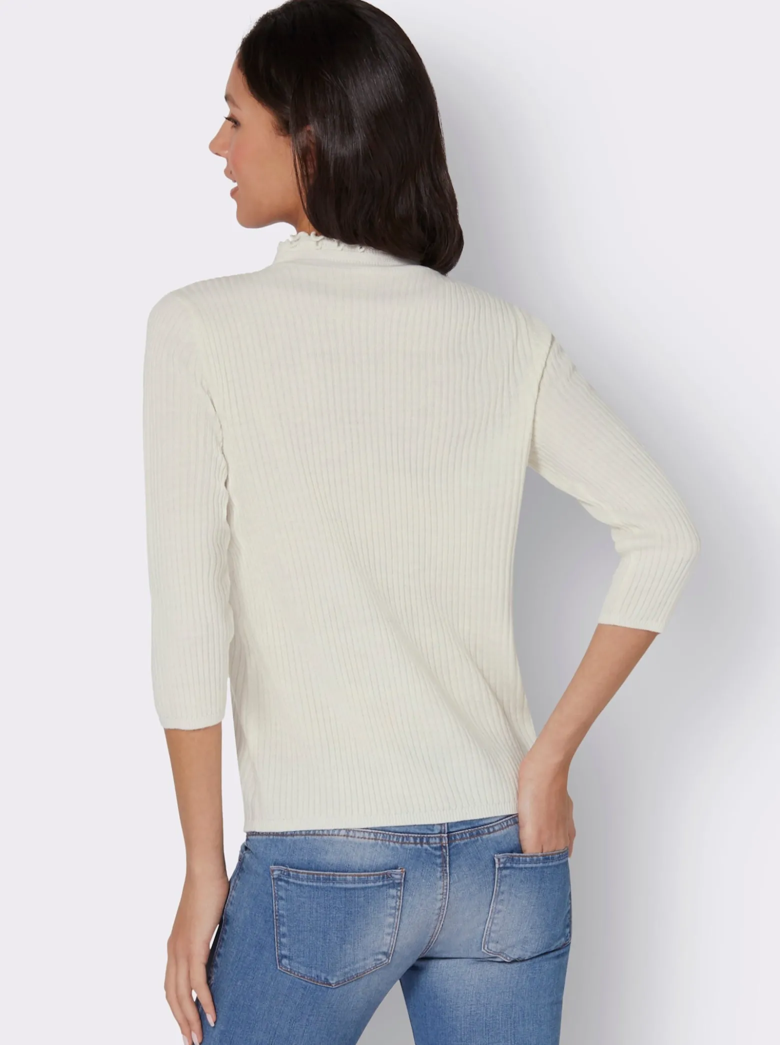 Stehkragenpullover mit Rüschen-Verzierung