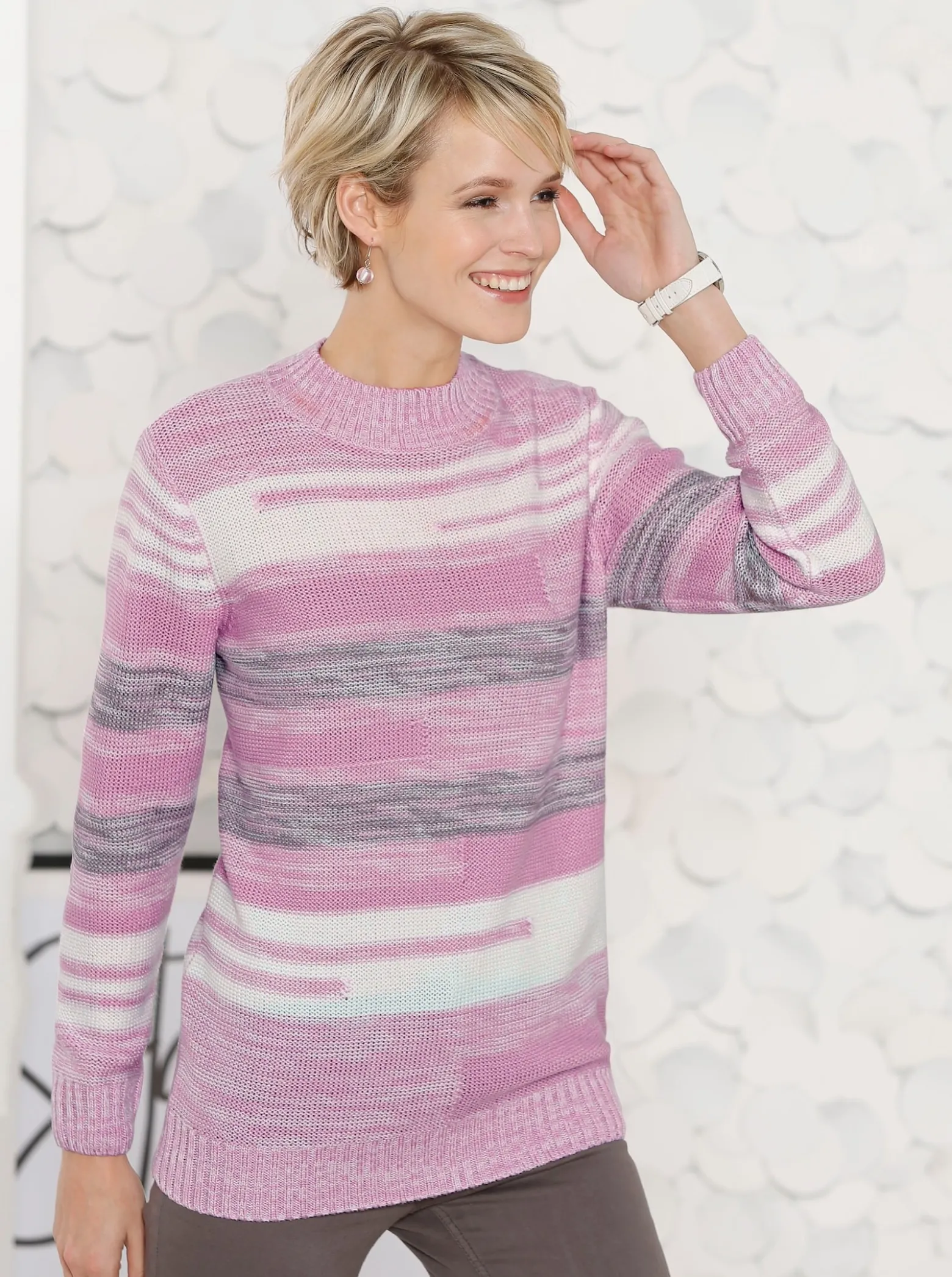 Stehkragenpullover mit Streifen-Muster