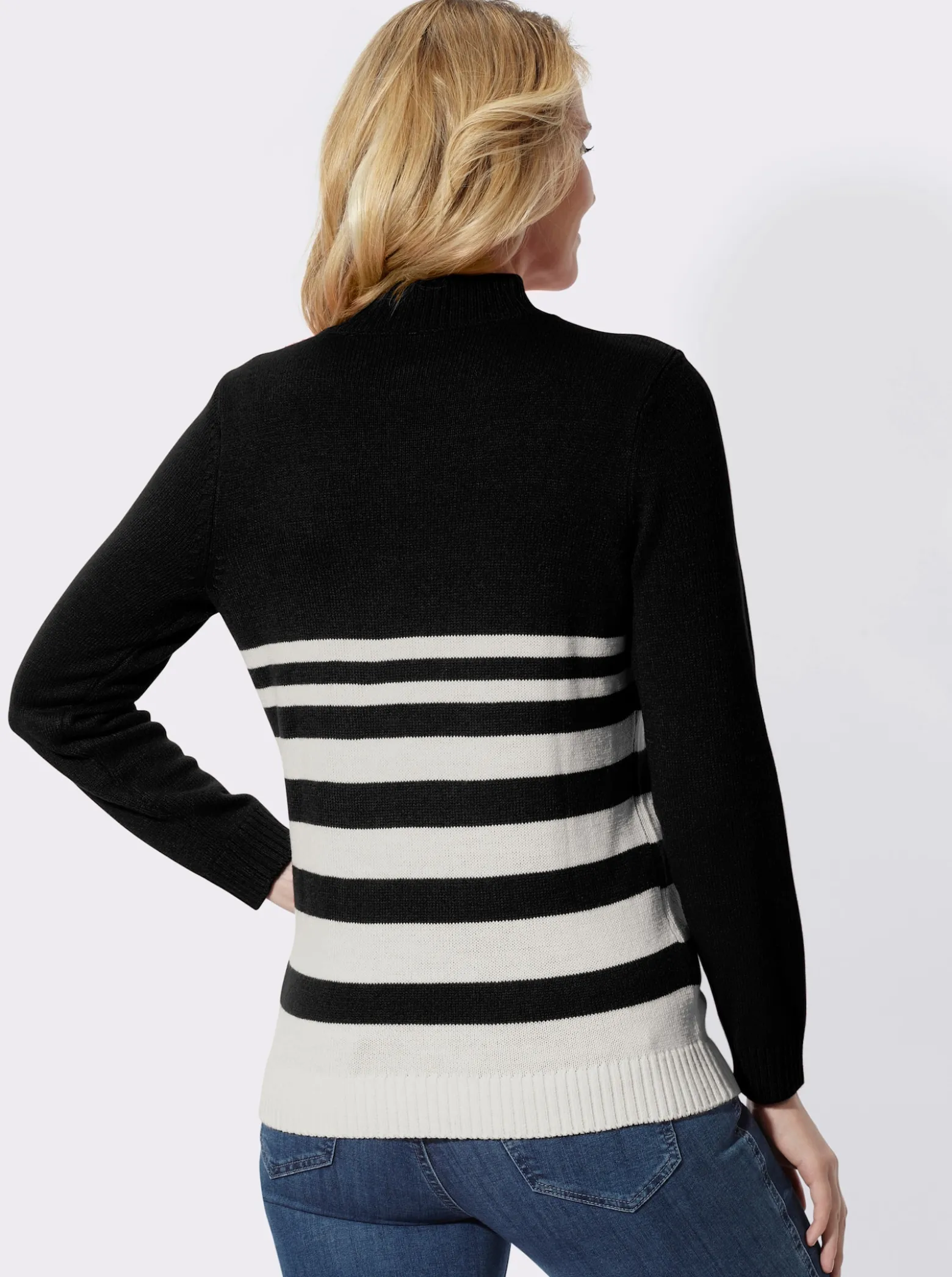 Stehkragenpullover mit Streifenmuster