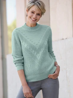 Stehkragenpullover mit Strickmuster vorne