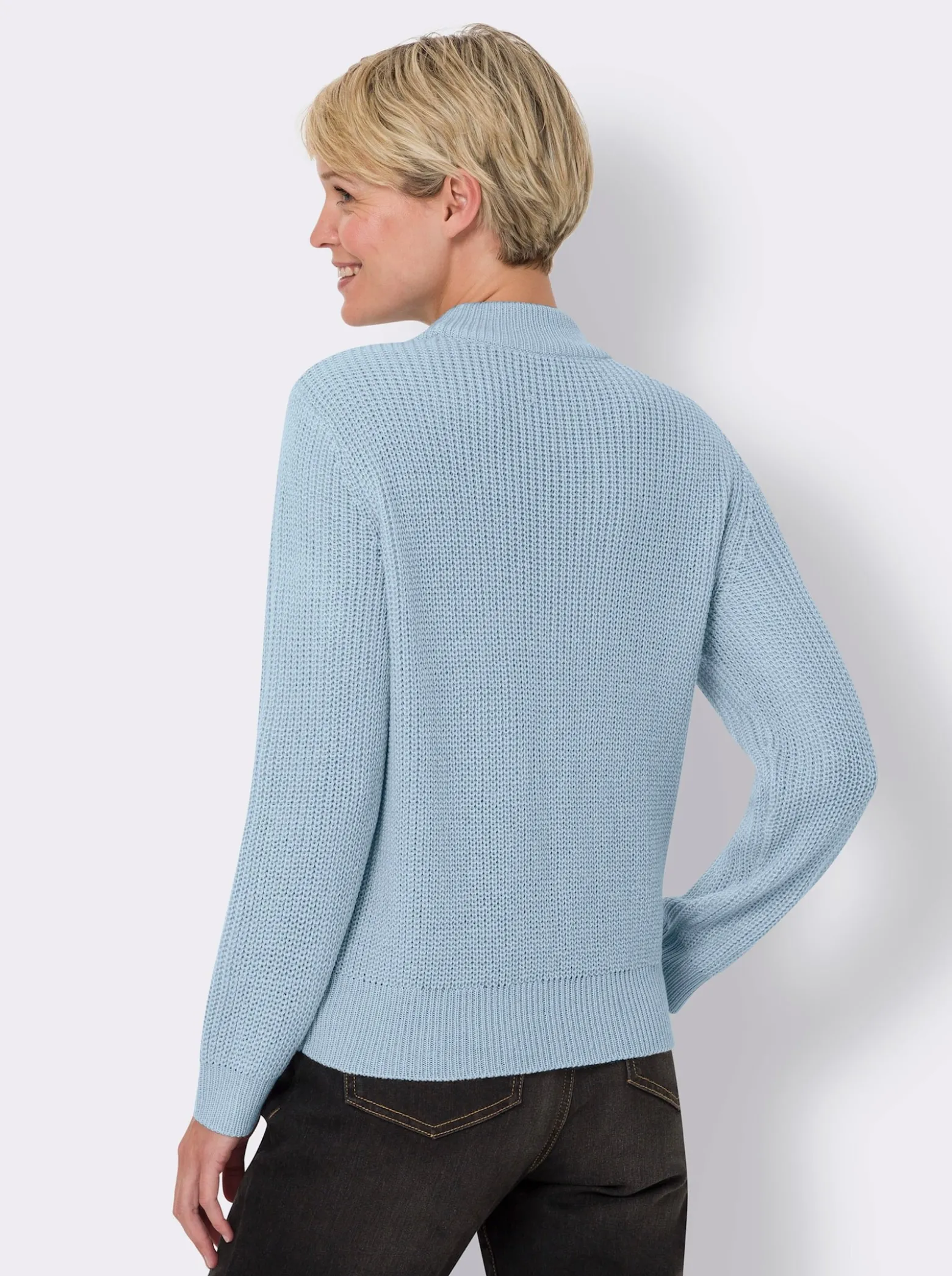 Stehkragenpullover mit Strickmuster vorne