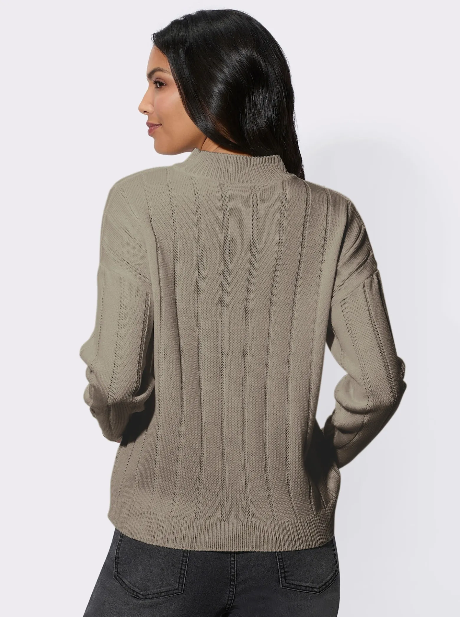 Stehkragenpullover mit Strickmuster